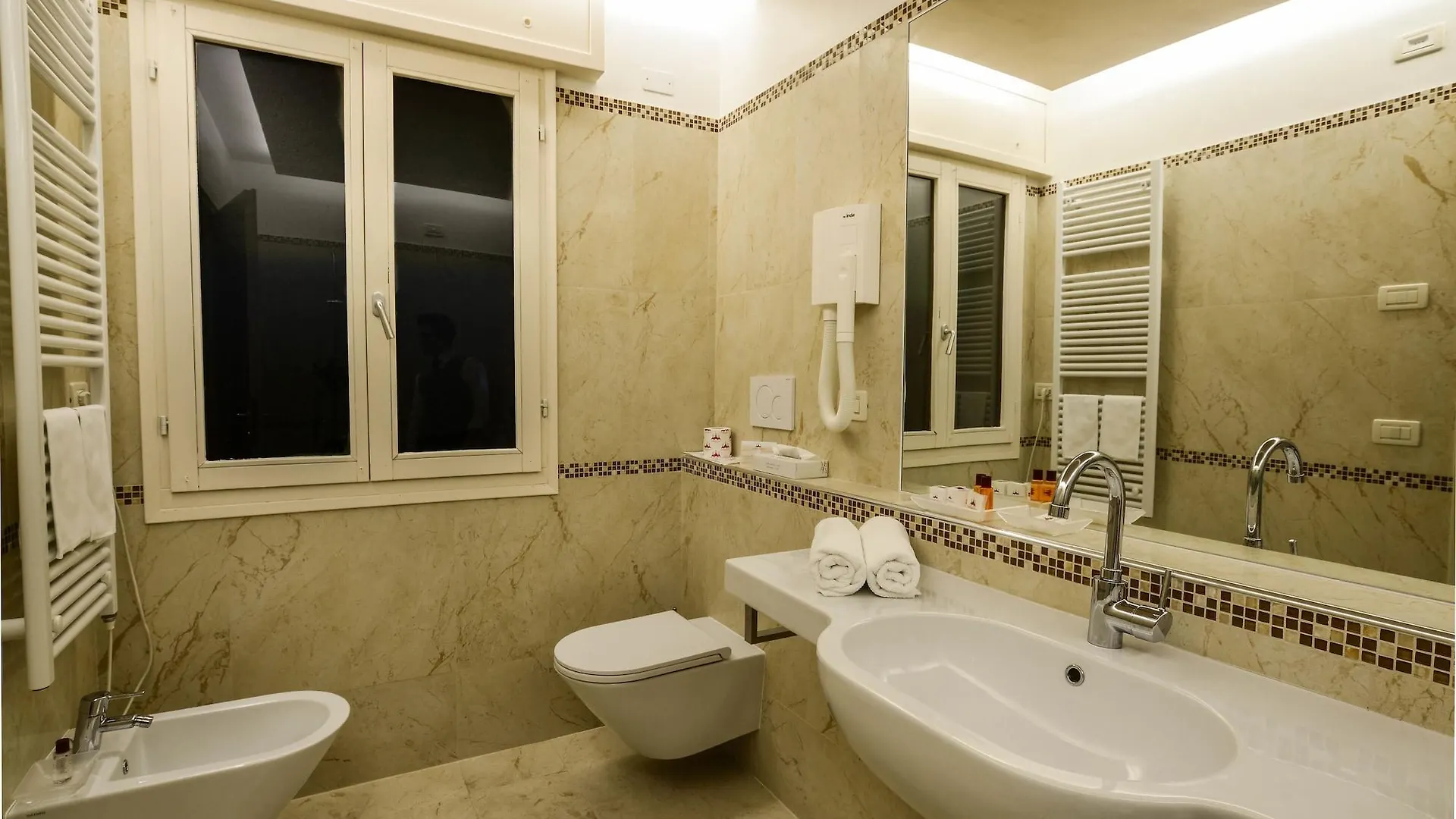 Suites Torre Dell'Orologio Venedig Hotell