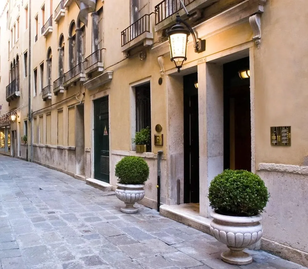 Suites Torre Dell'Orologio Venedig 4*,