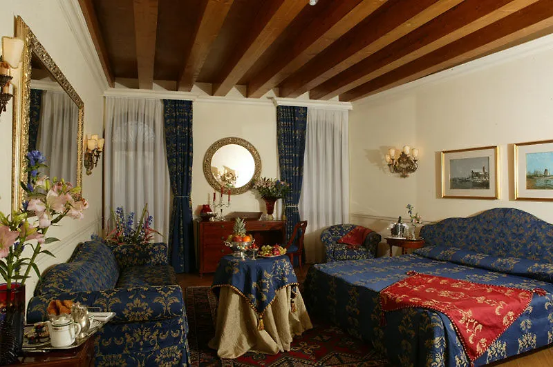 Suites Torre Dell'Orologio Venedig 4*,