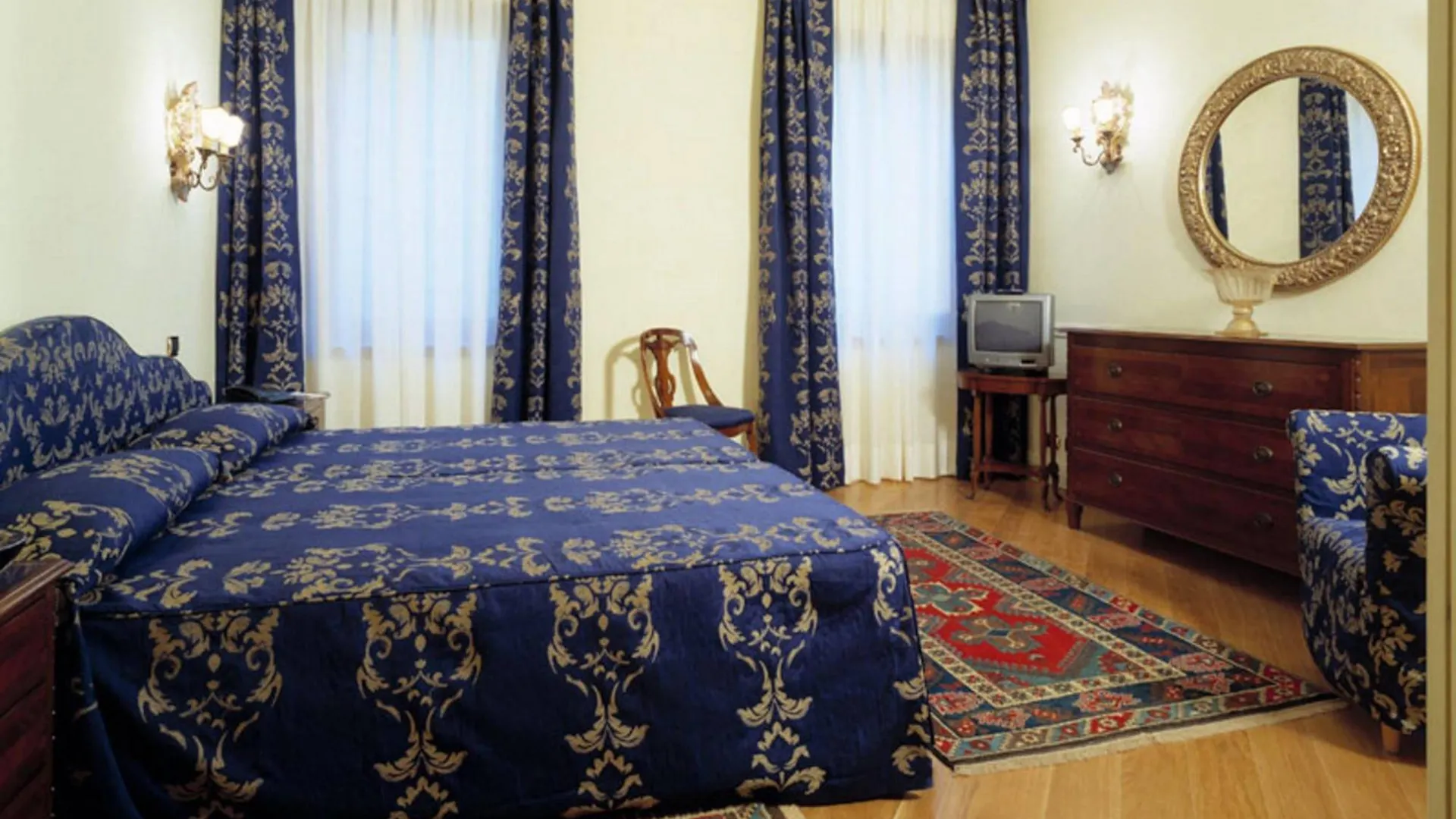 Suites Torre Dell'Orologio Venedig Hotell