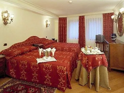 Suites Torre Dell'Orologio Venedig 4*,