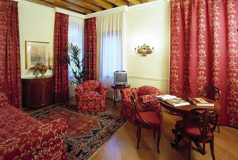 Hotell Suites Torre Dell'Orologio Venedig