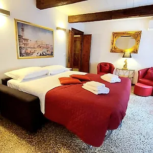 Palazzo Del Sale, Rialto Apartment